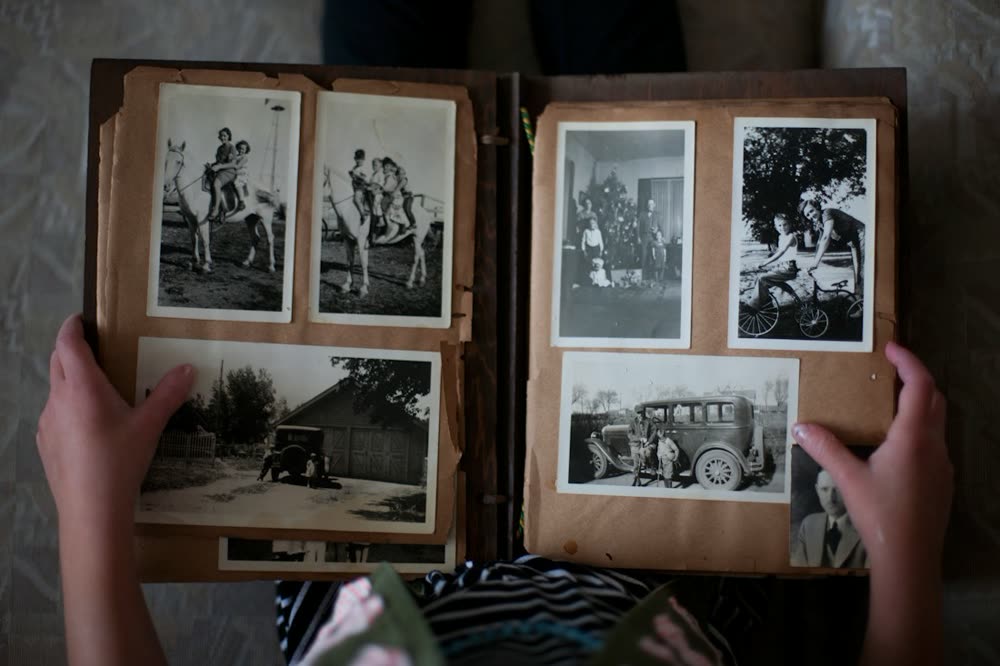 Álbum de fotos familiares antiguas